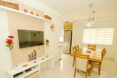 Uma televisão e/ou sistema de entretenimento em VIDA MANSA