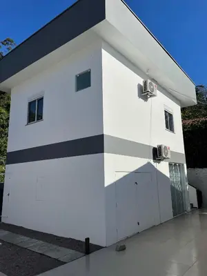A planta de Casa 3 quartos Bombinhas lado Mar ou AP de 2 quartos