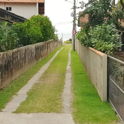 Casa 3 quartos Bombinhas lado Mar ou AP de 2 quartos