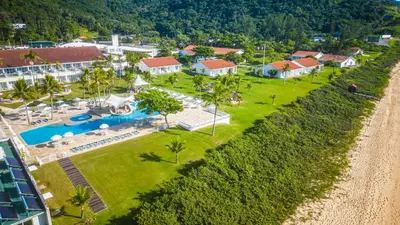 A piscina em ou perto de Itapema Beach Hotel & Convention