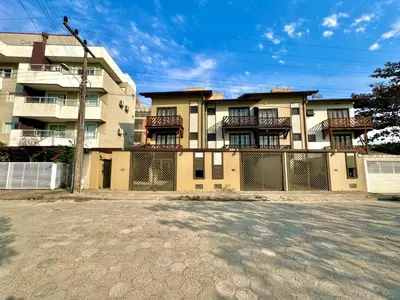 A planta de LINDO SOBRADO A 180mts DA PRAIA MARISCAL BOMBINHAS PISCINA 249-3