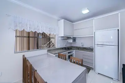 A planta de Casa à 80m da praia