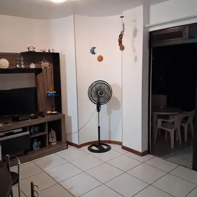 Apartamento em Meia Praia