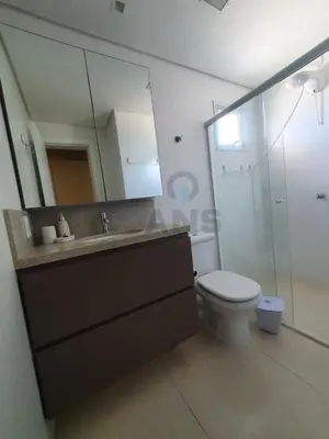 Uma casa de banho em ANSNEGOCIOS APTO CHARMOSO PRAIA MARISCAL 101 Italy