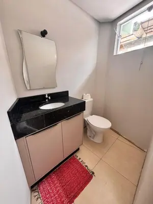 Uma casa de banho em Apartamentos Frente ao Mar
