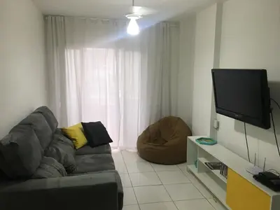 Uma televisão e/ou sistema de entretenimento em Balneário Camboriú lindo apto proximo Mar