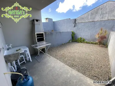 Uma varanda ou terraço em Sobrados aconchegante com piscina 