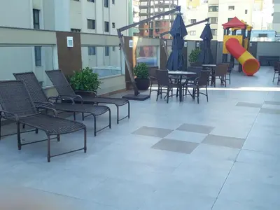 O edifício onde o apartamento está situado