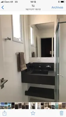 Uma cama ou camas num quarto em Mariscal Praia Centro Vista al Mar Departamento de Lujo