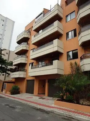 O edifício onde o apartamento está situado