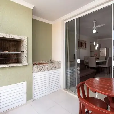 Apartamento com suíte para 6 pessoas – Bombas