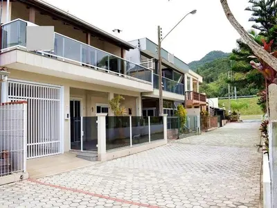 O edifício onde o apartamento está situado