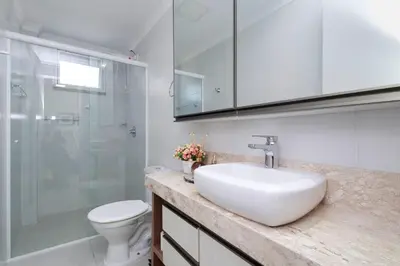 Uma casa de banho em Aluguel Apartamento 2 quartos 1 suíte | Bombas/SC