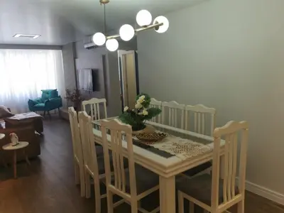 Uma área de estar em Aparto 2 Quartos Av Brasil Balneario Camboriu