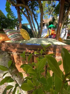 Um jardim no exterior de Villa Aragua