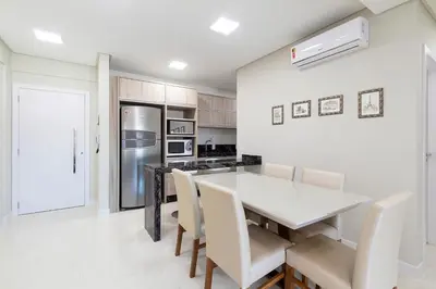A cozinha ou kitchenette de Aluguel Apartamento 2 quartos s/ 1 suíte 80m Mar Bombas/SC