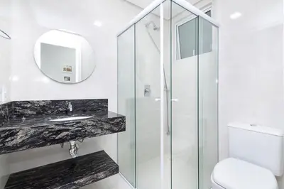 Uma casa de banho em Aluguel Apartamento 2 quartos s/ 1 suíte 80m Mar Bombas/SC