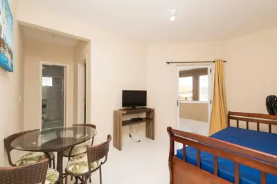 Uma televisão e/ou sistema de entretenimento em Residencial Melfi 3 - Apto 02 - Frente avenida