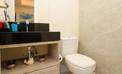Uma casa de banho em 1073 - Apartamento para locação no centro de Bombinhas