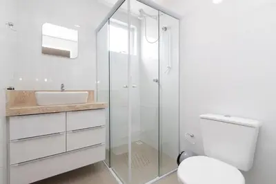 Uma casa de banho em Aluguel Apto 2 quartos s 1 suíte Bombas SC