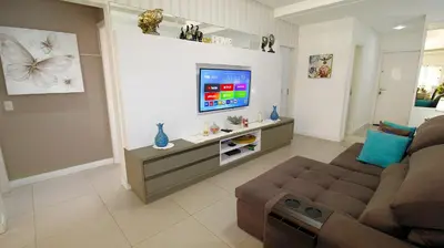 A planta de 1076 Praia de bombinhas com 3 suítes ótima opção.