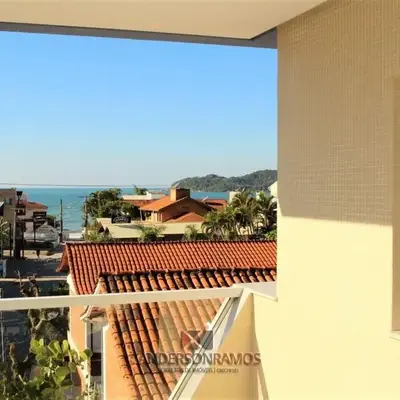 1076 Praia de bombinhas com 3 suítes ótima opção.