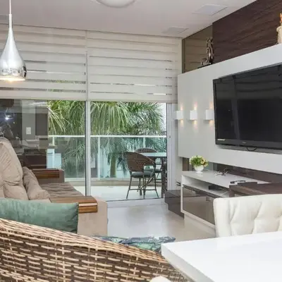 Boulevard 205A - Excelente apartamento em condomínio de luxo no centro de Bombinhas - Piscina - Jacuzzi - Academia - Portaria 24h.