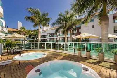 A planta de Boulevard 211B - Excelente apartamento em condomínio de luxo no centro de Bombinhas - Piscina - Jacuzzi - Academia - Portaria 24h.