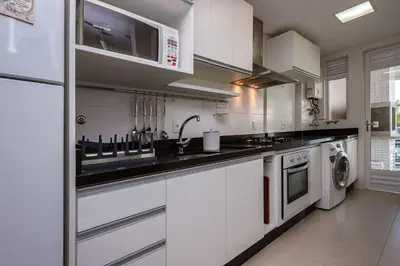 A planta de Boulevard 215C - Excelente apartamento em condomínio de luxo no centro de Bombinhas - Piscina - Jacuzzi - Academia - Portaria 24h.