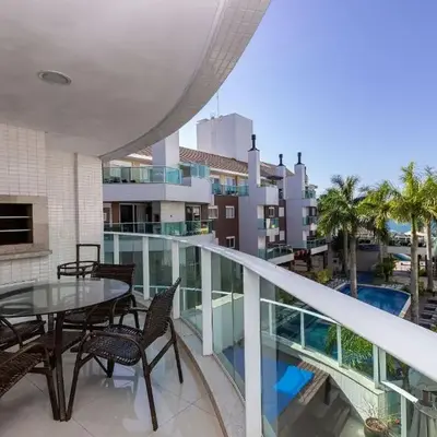 Boulevard 215C - Excelente apartamento em condomínio de luxo no centro de Bombinhas - Piscina - Jacuzzi - Academia - Portaria 24h.