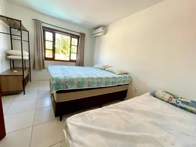 A planta de SOBRADO COM PISCINA A 500 METROS DA PRAIA EM MARISCAL BOMBINHAS Rutilio N 350