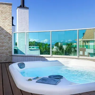 Boulevard 310D - Excelente Cobertura com Jacuzzi Privativa em condomínio de luxo no centro de Bombinhas - Piscina - Jacuzzi - Academia - Portaria 24h.