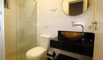 Uma casa de banho em 1007 Apartamento na Praia de Bombas
