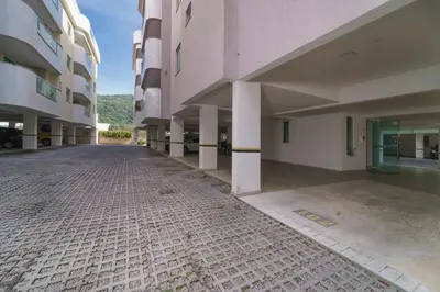 O edifício onde o apartamento está situado