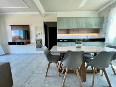 A cozinha ou kitchenette de Explore Mariscal a 150 M da Praia - V1