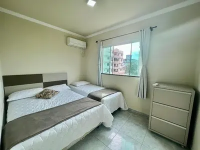Uma cama ou camas num quarto em Desfrute de Mariscal a 150 M da Praia - V6