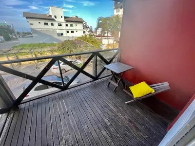 Uma varanda ou terraço em Combinação de Praia e Piscina - S1