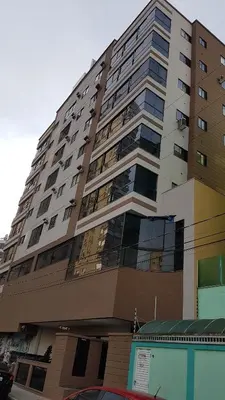 O edifício onde o apartamento está situado