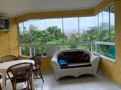 Uma área de estar em Apartamento inteiro 3 quartos no condomínio solar das bromelias