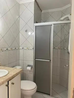 Uma casa de banho em Apartamento inteiro 3 quartos no condomínio solar das bromelias