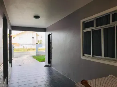 A planta de Casa Bombinhas