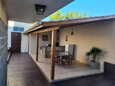 A planta de Casa Bombinhas com Piscina