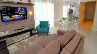 Uma televisão e/ou sistema de entretenimento em 1061 - Excelente Cobertura com Hidromassagem