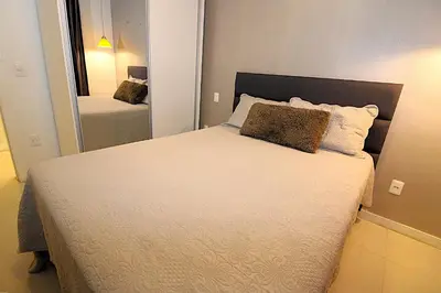Uma cama ou camas num quarto em 1061 - Excelente Cobertura com Hidromassagem