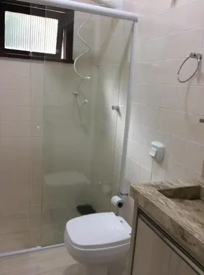 Uma casa de banho em RESIDENCIAL ANNABEL APTO 03
