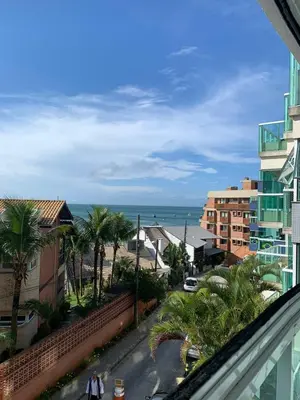Uma vista do mar geral ou uma vista do mar a partir do apartamento
