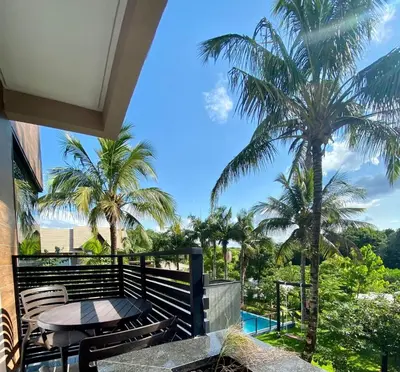Um jardim no exterior de Pousada Bella Casa
