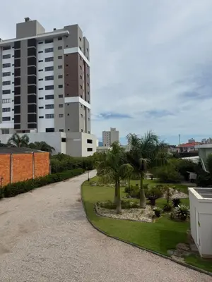O edifício onde o apartamento está situado