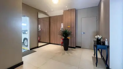 A planta de Apartamento 2 dormitórios a 300 metros do mar na Meia Praia - Itapema-sc