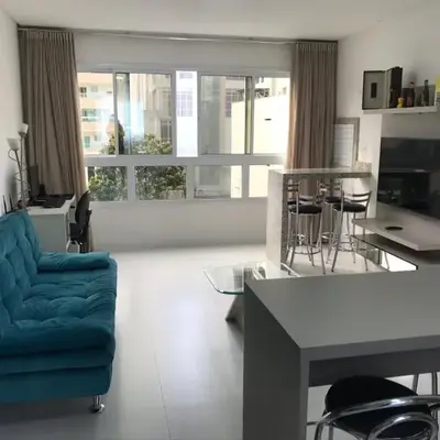 Apartamento 2 dormitórios a 300 metros do mar na Meia Praia - Itapema-sc